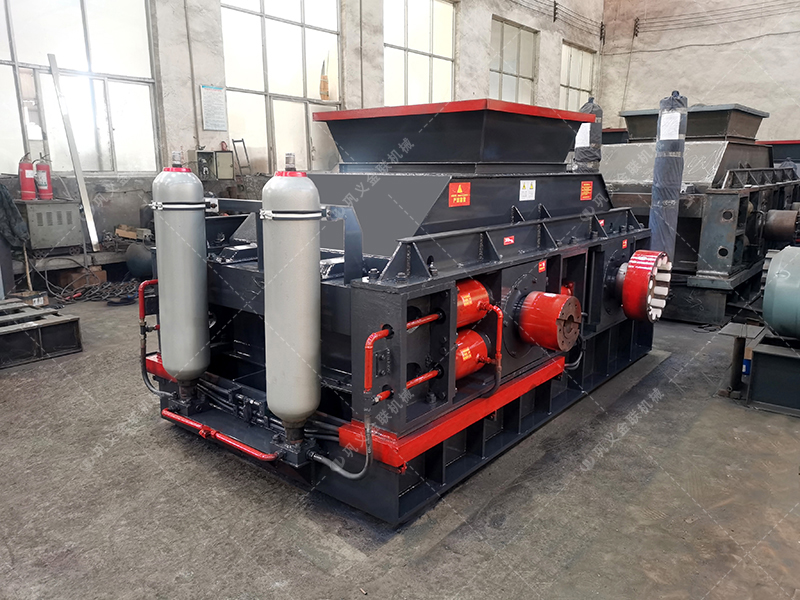 建筑用砂配置的液壓對輥制砂機多少錢一臺？