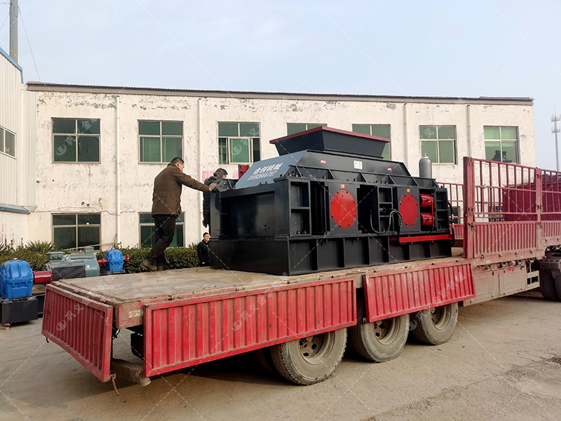 建筑用砂配置的液壓對輥制砂機多少錢一臺？